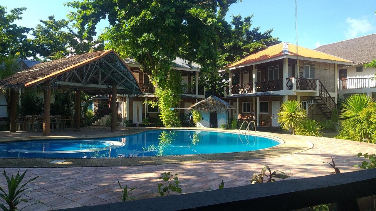 The Shark'S Tail Dive Resort Malapascua Buitenkant foto