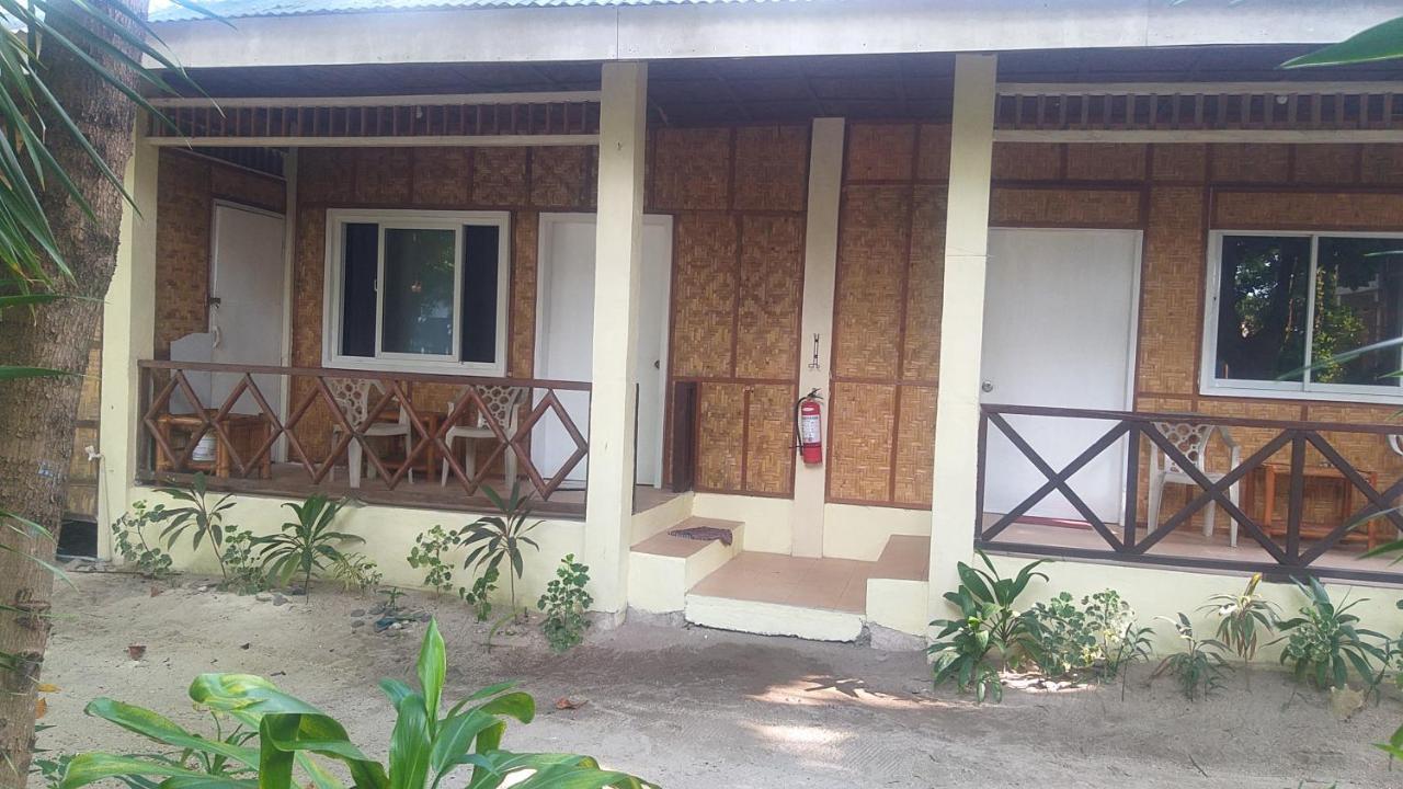 The Shark'S Tail Dive Resort Malapascua Buitenkant foto