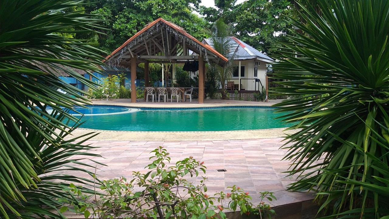 The Shark'S Tail Dive Resort Malapascua Buitenkant foto