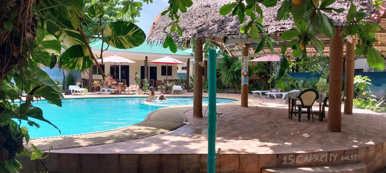 The Shark'S Tail Dive Resort Malapascua Buitenkant foto