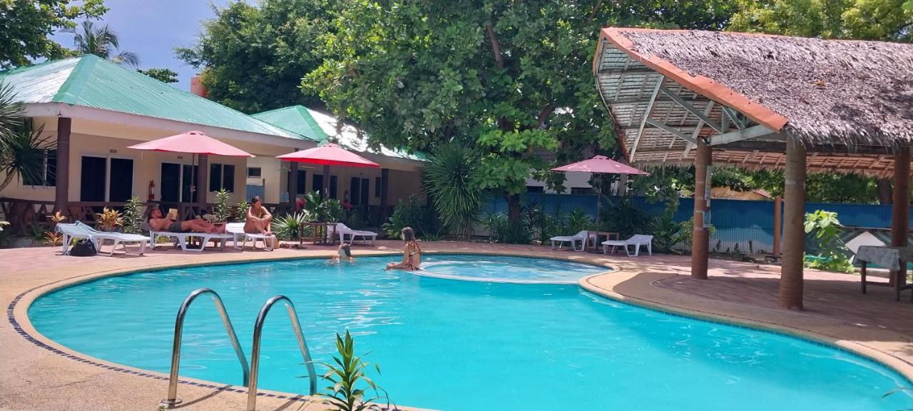 The Shark'S Tail Dive Resort Malapascua Buitenkant foto