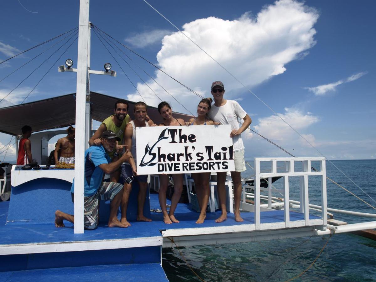 The Shark'S Tail Dive Resort Malapascua Buitenkant foto