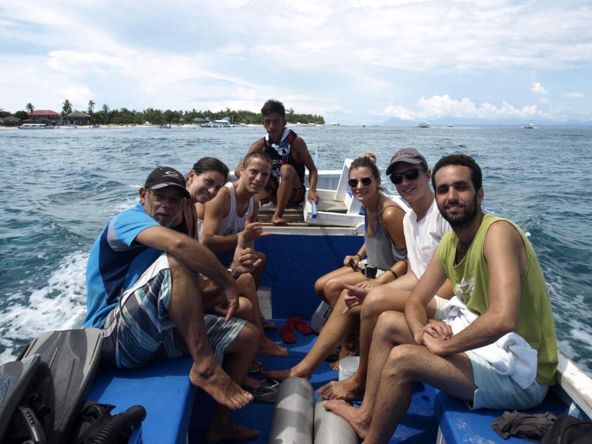 The Shark'S Tail Dive Resort Malapascua Buitenkant foto