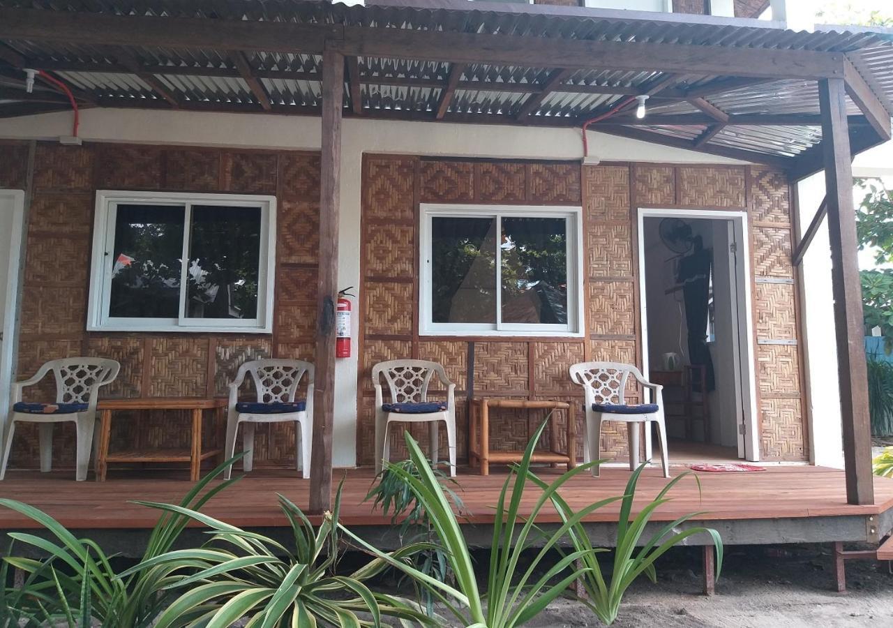 The Shark'S Tail Dive Resort Malapascua Buitenkant foto