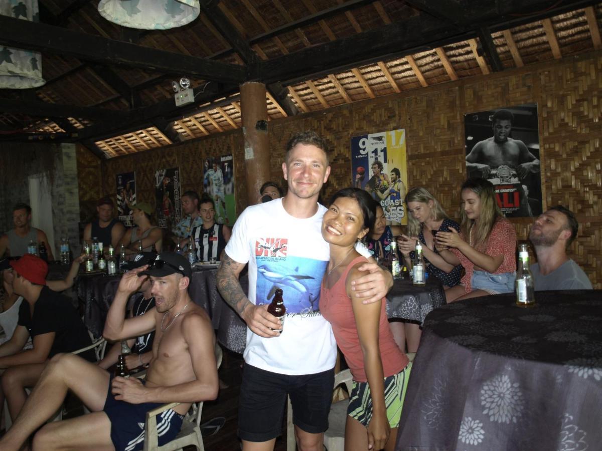 The Shark'S Tail Dive Resort Malapascua Buitenkant foto