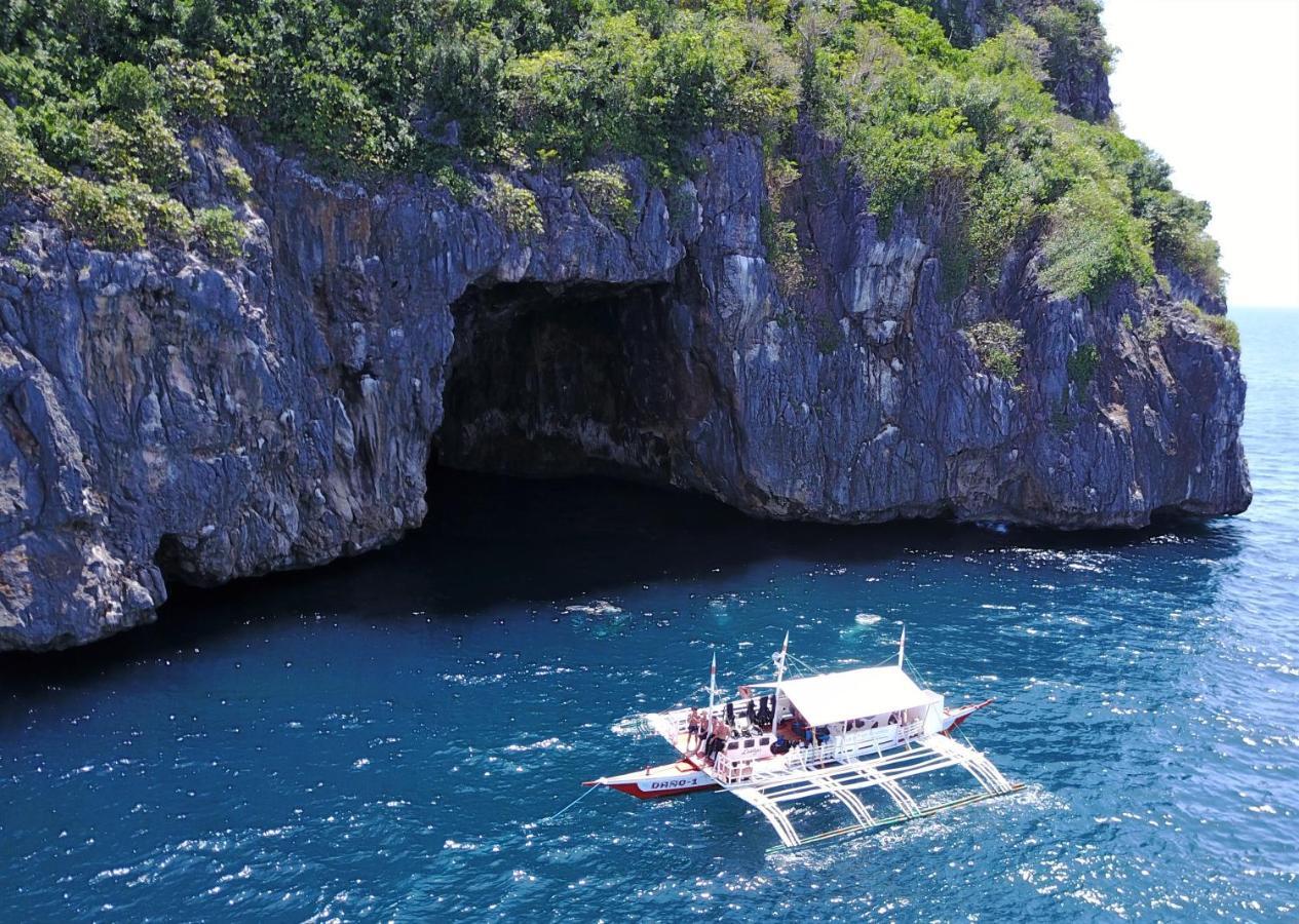 The Shark'S Tail Dive Resort Malapascua Buitenkant foto